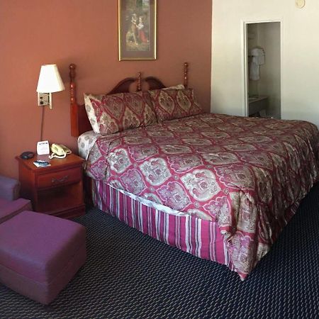 Scottish Inns Тупело Екстериор снимка