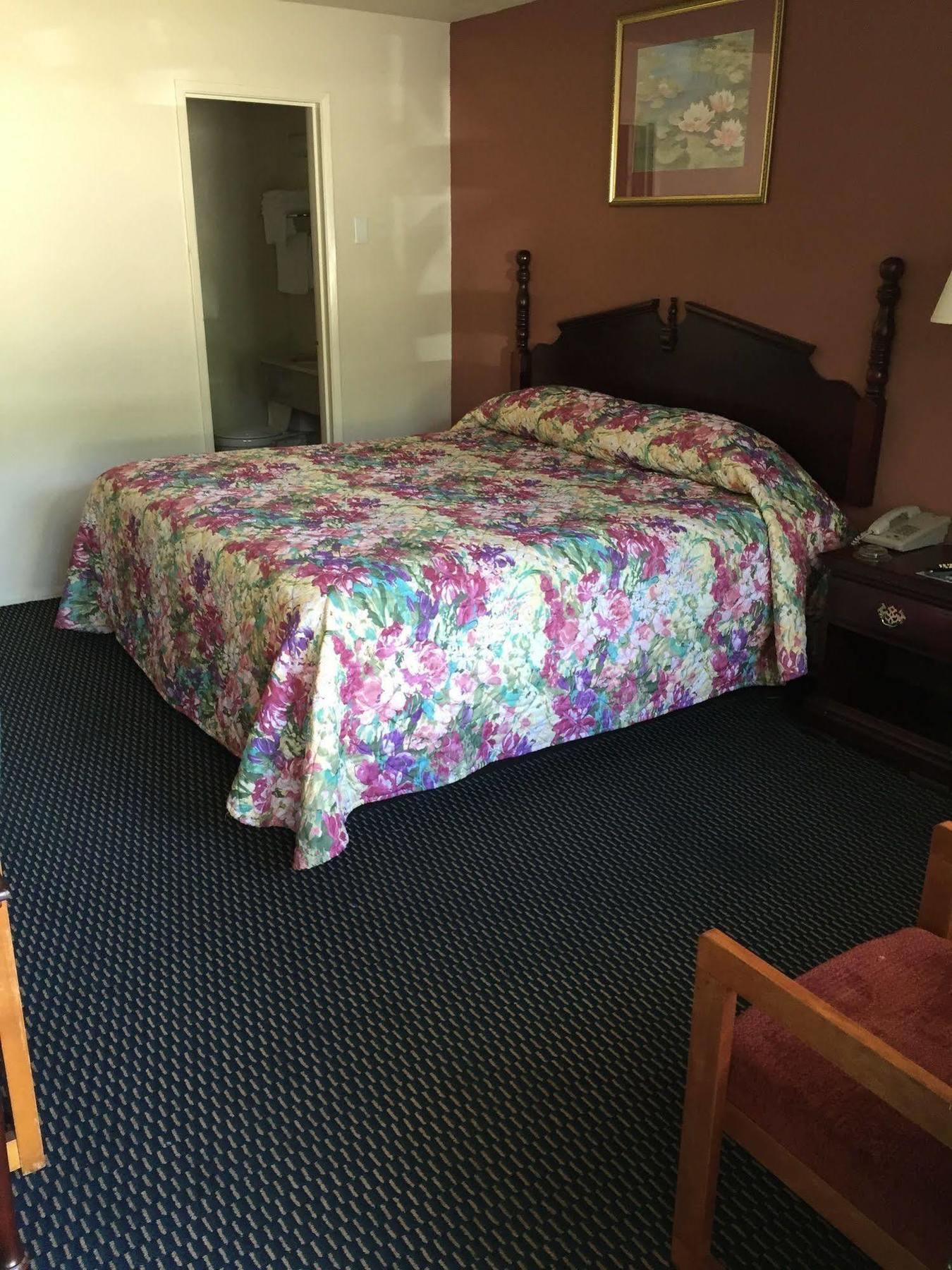 Scottish Inns Тупело Екстериор снимка